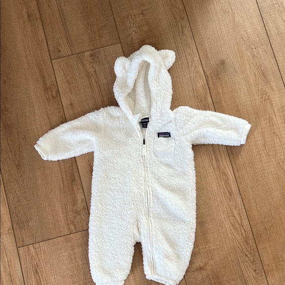 Patagonia Cozy White Baby Fleece Bunting - Picture 2 of 9